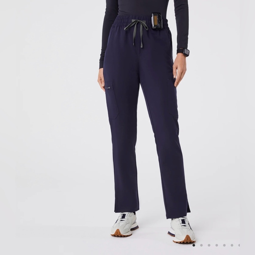 NWT Figs High Waisted Dowa Scrub Pants Navy, Small Tall